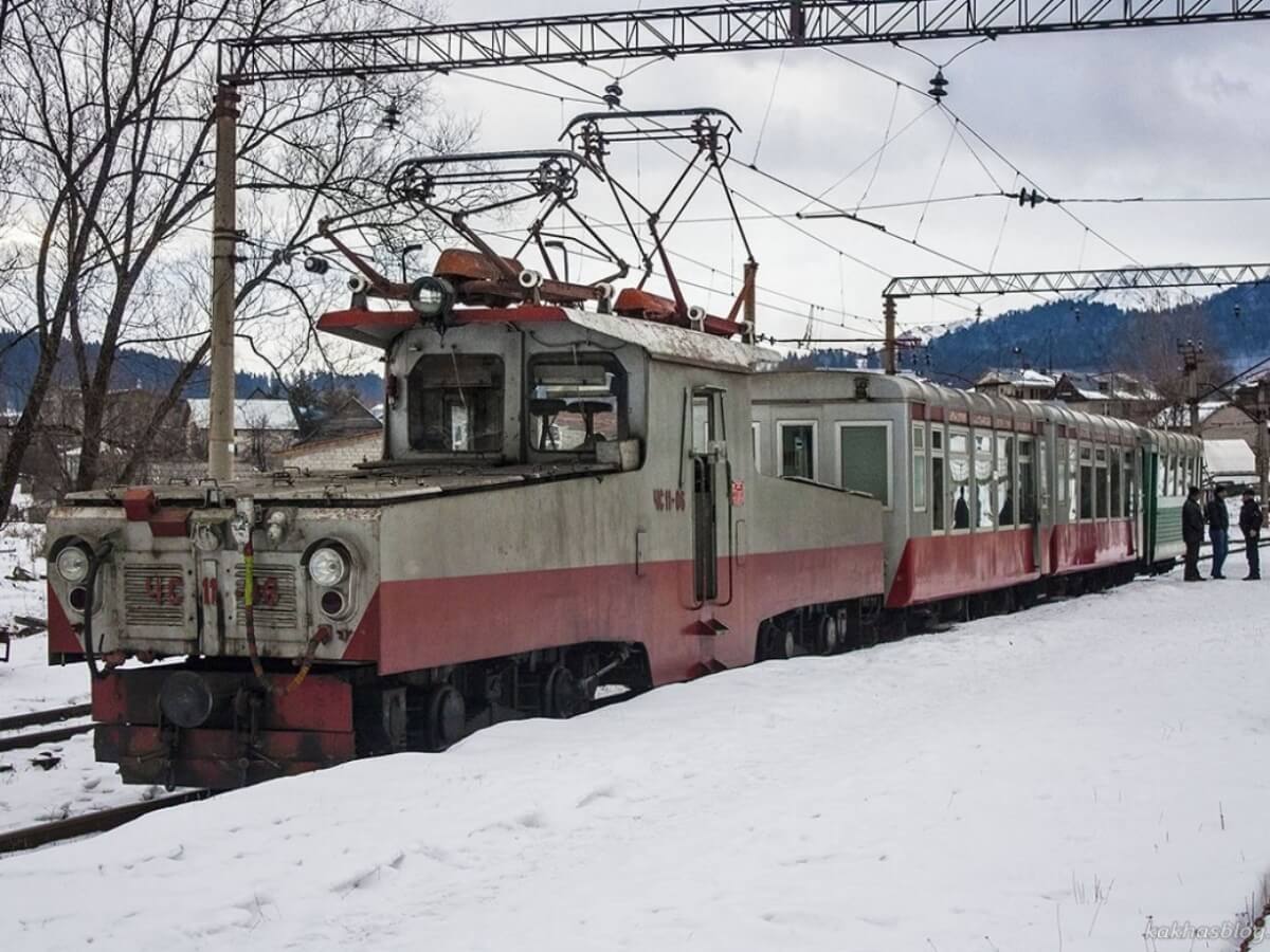 ისტორიული “კუკუშკა” მგზავრების მოლოდინში