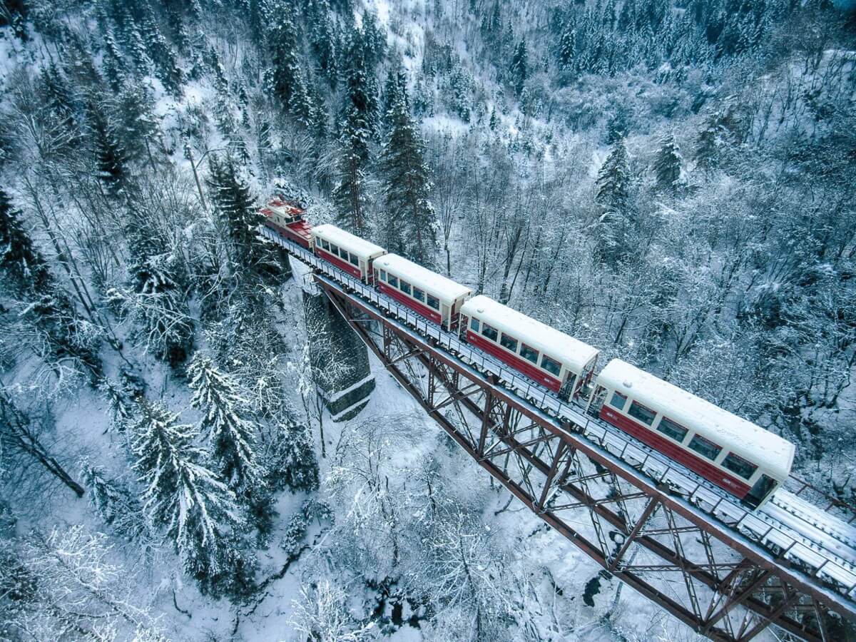 ისტორიული “კუკუშკა” მგზავრების მოლოდინში