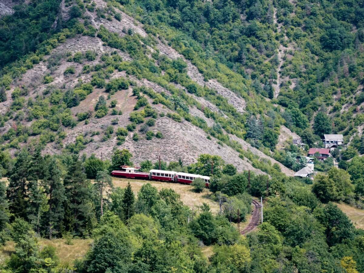 ისტორიული “კუკუშკა” მგზავრების მოლოდინში