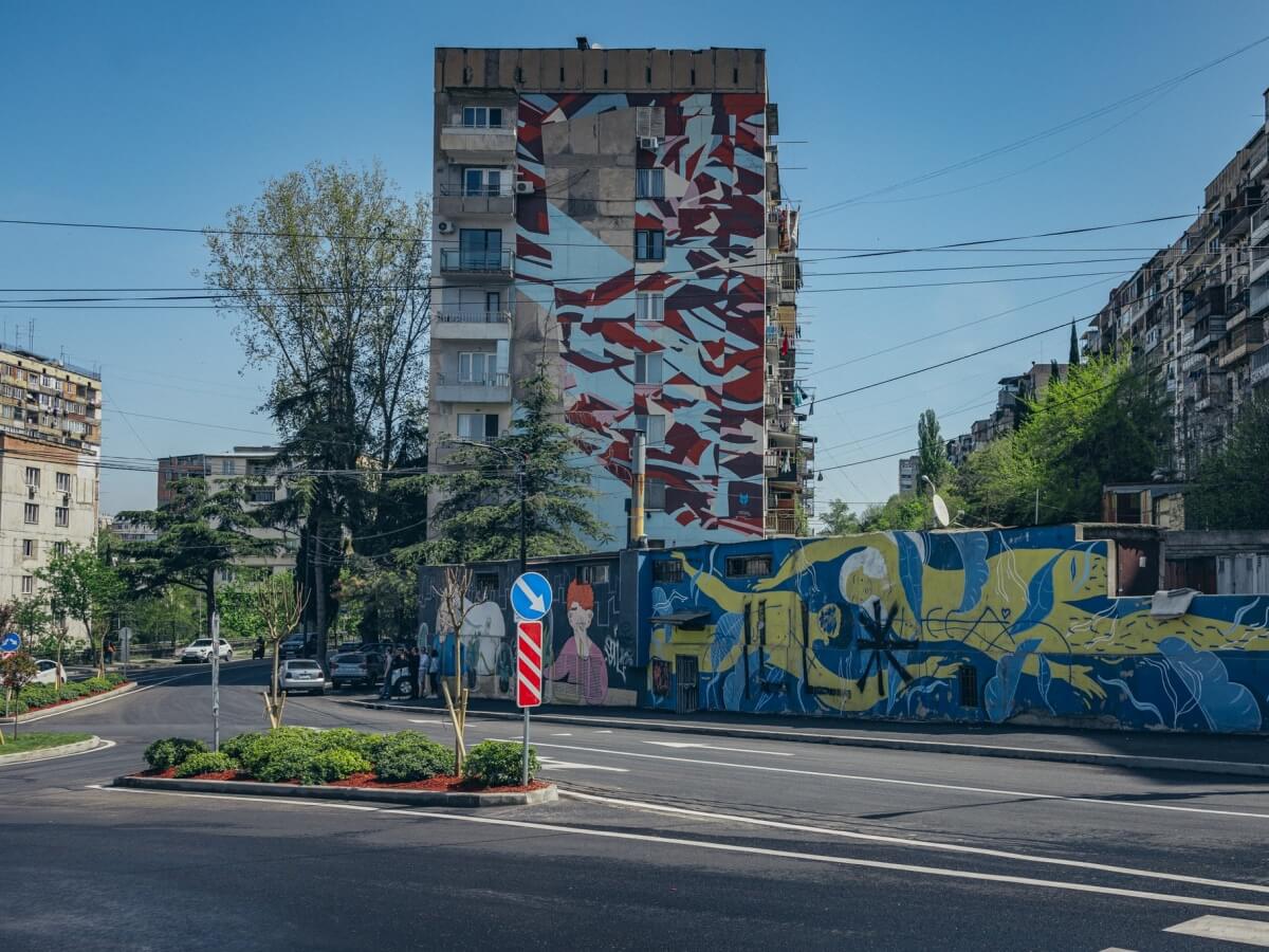 ფოტოფაქტი – ბახტრიონის ქუჩის N30-ის მიმდებარედ დაზიანებული გზის საფარი აღდგა და საავტომობილო მოძრაობა შესაძლებელია