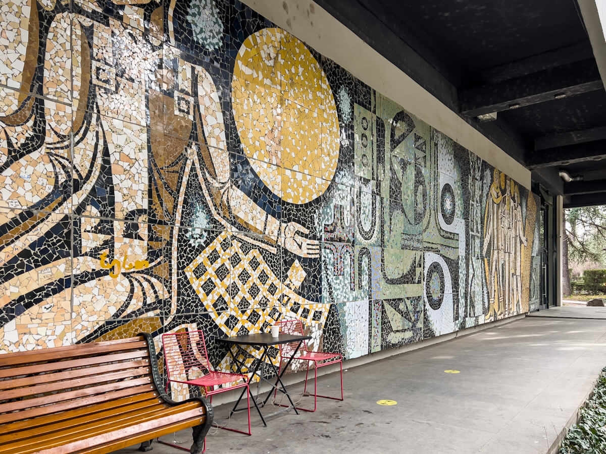 თბილისური მოზაიკები – წავშალოთ თუ გავუფრთხილდეთ ქართულ მოტივებზე შექმნილ საბჭოთა სიმბოლიკას