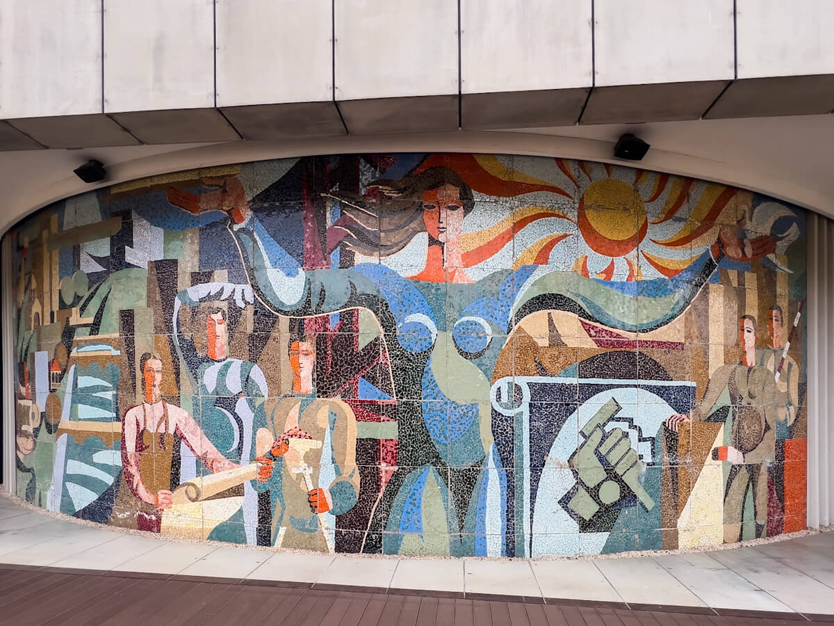 თბილისური მოზაიკები – წავშალოთ თუ გავუფრთხილდეთ ქართულ მოტივებზე შექმნილ საბჭოთა სიმბოლიკას