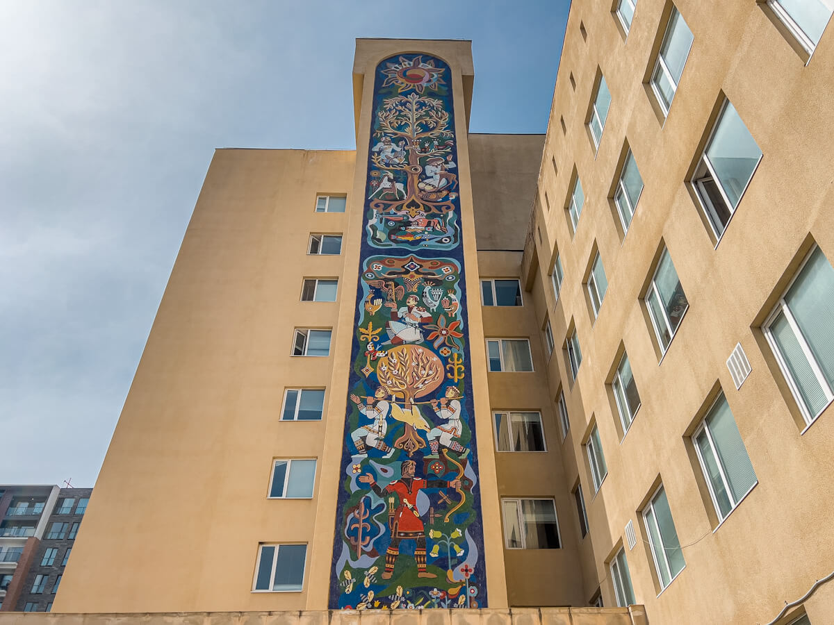 თბილისური მოზაიკები – წავშალოთ თუ გავუფრთხილდეთ ქართულ მოტივებზე შექმნილ საბჭოთა სიმბოლიკას