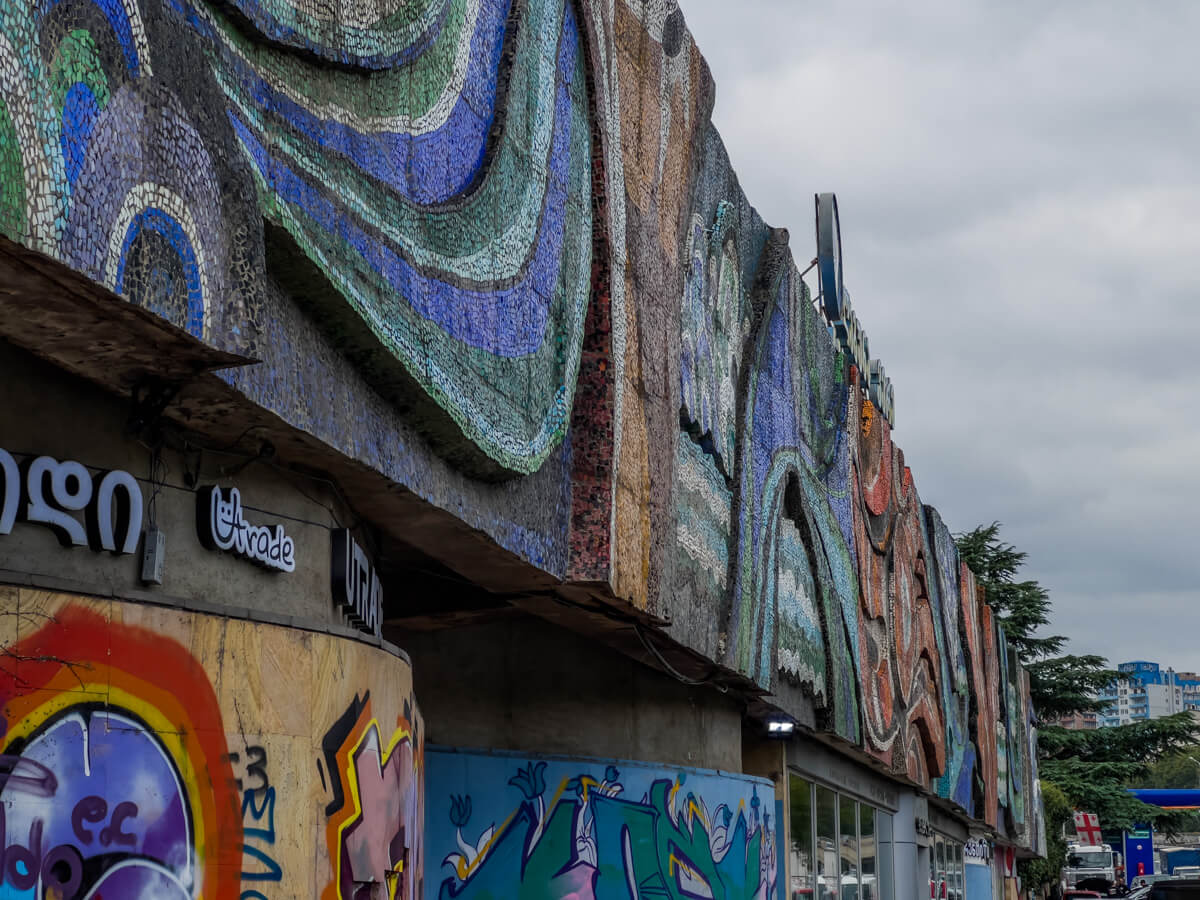 თბილისური მოზაიკები – წავშალოთ თუ გავუფრთხილდეთ ქართულ მოტივებზე შექმნილ საბჭოთა სიმბოლიკას