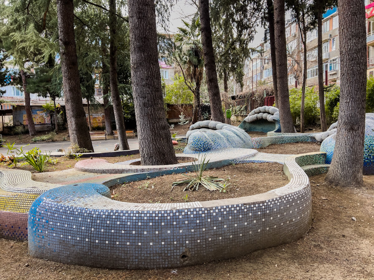 თბილისური მოზაიკები – წავშალოთ თუ გავუფრთხილდეთ ქართულ მოტივებზე შექმნილ საბჭოთა სიმბოლიკას