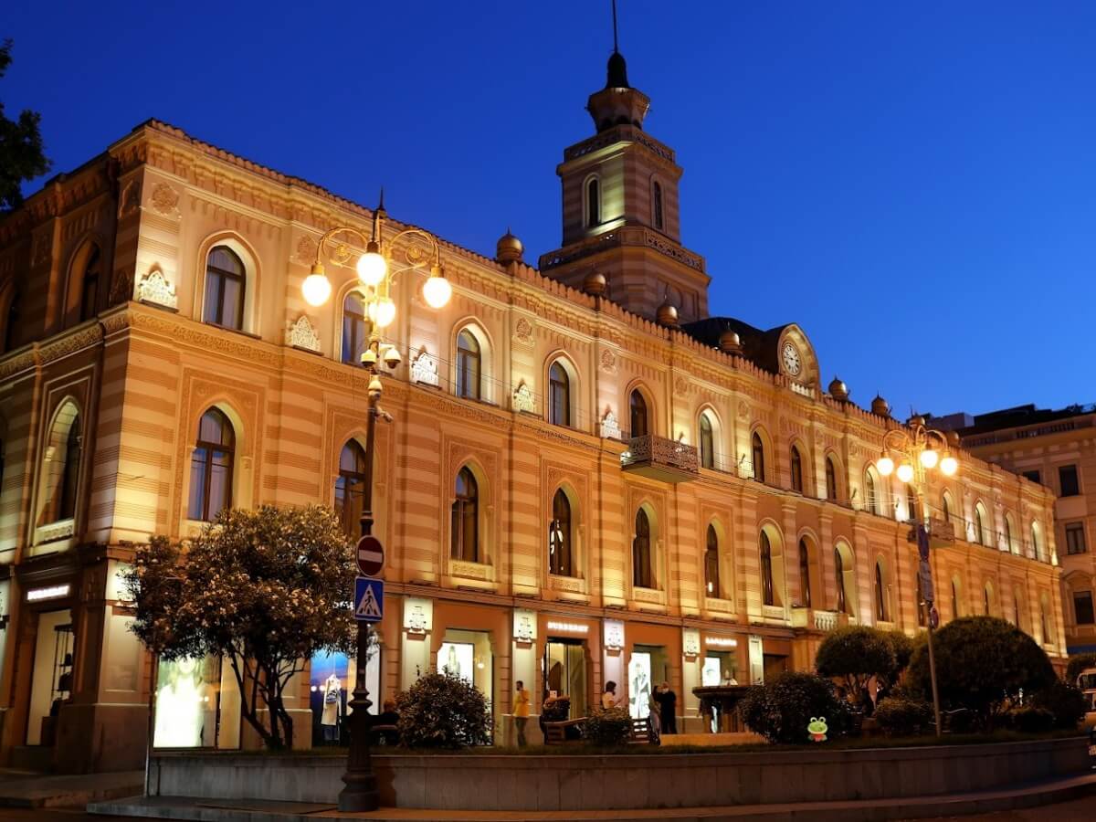 თბილისში 3 გამორჩეული ქართული არქიტექტურული პროექტი, რომელსაც დიდი ისტორია აქვს-როგორ გამოიყურებოდა და როგორია ახლა