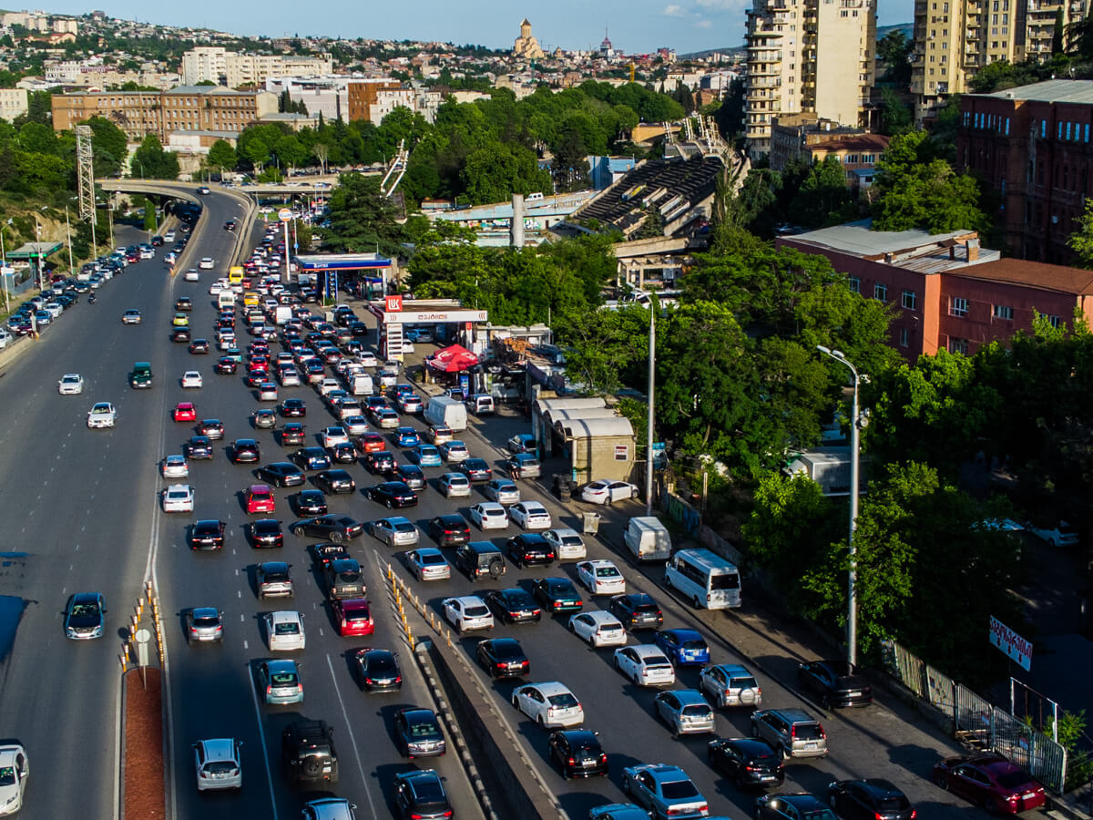 ავტოსაგზაო შემთხვევების გაზრდილი მაჩვენებელი – დარგის ექსპერტები პრობლემის აღმოფხვრის გზებზე საუბრობენ