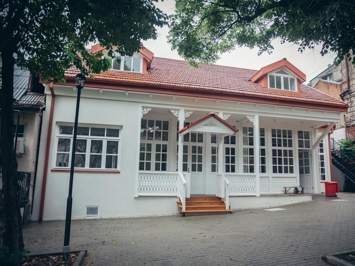 თბილისში მერაბ კოსტავას სახლ-მუზეუმის რეაბილიტაცია მიმდინარეობს – როდის დასრულდება და როგორი იქნება ახალი მუზეუმი