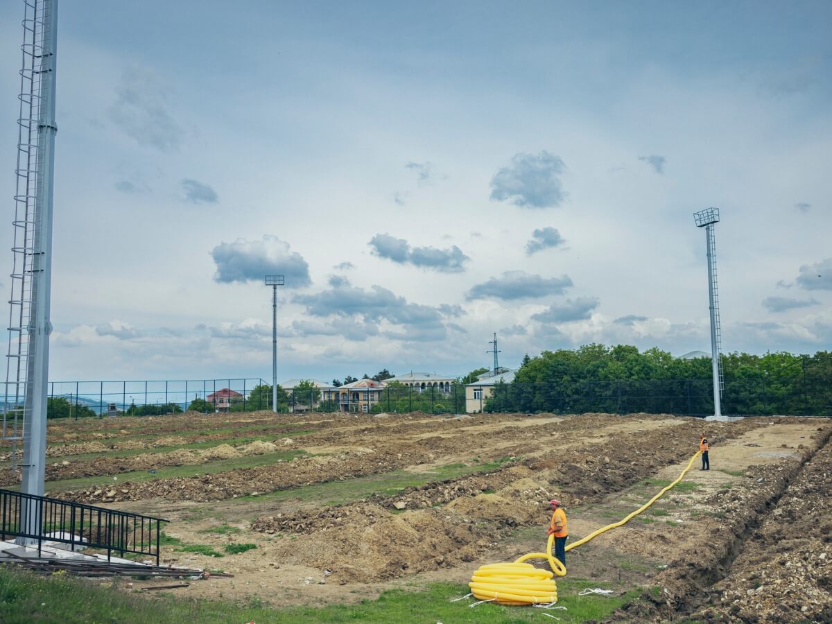 კიდევ ერთი მასშტაბური პროექტი თბილისში – მთაწმინდის რაიონში, ტაბახმელაში, სპორტული კომპლექსის მშენებლობა მიმდინარეობს