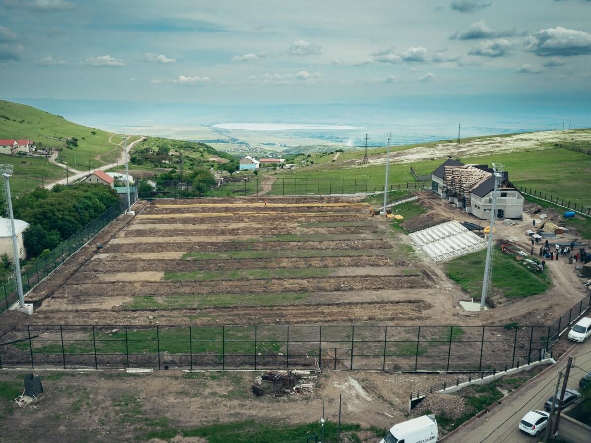 კიდევ ერთი მასშტაბური პროექტი თბილისში – მთაწმინდის რაიონში, ტაბახმელაში, სპორტული კომპლექსის მშენებლობა მიმდინარეობს