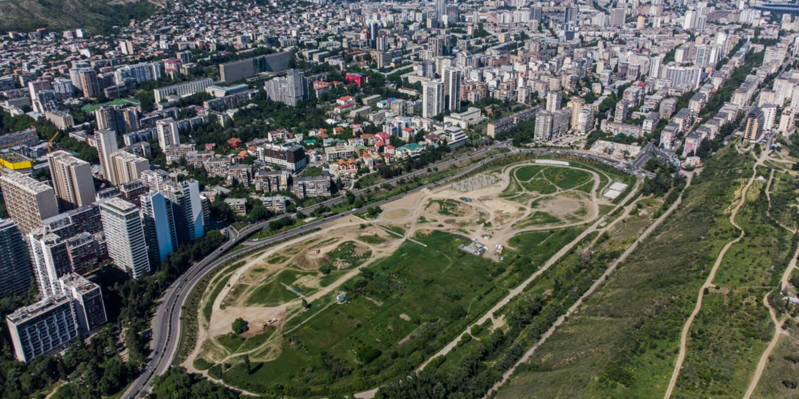 ძველი იპოდრომის ქრონიკები – რა ბედი ელის ბეტონის შენობებით გარშემორტყმულ ტერიტორიას