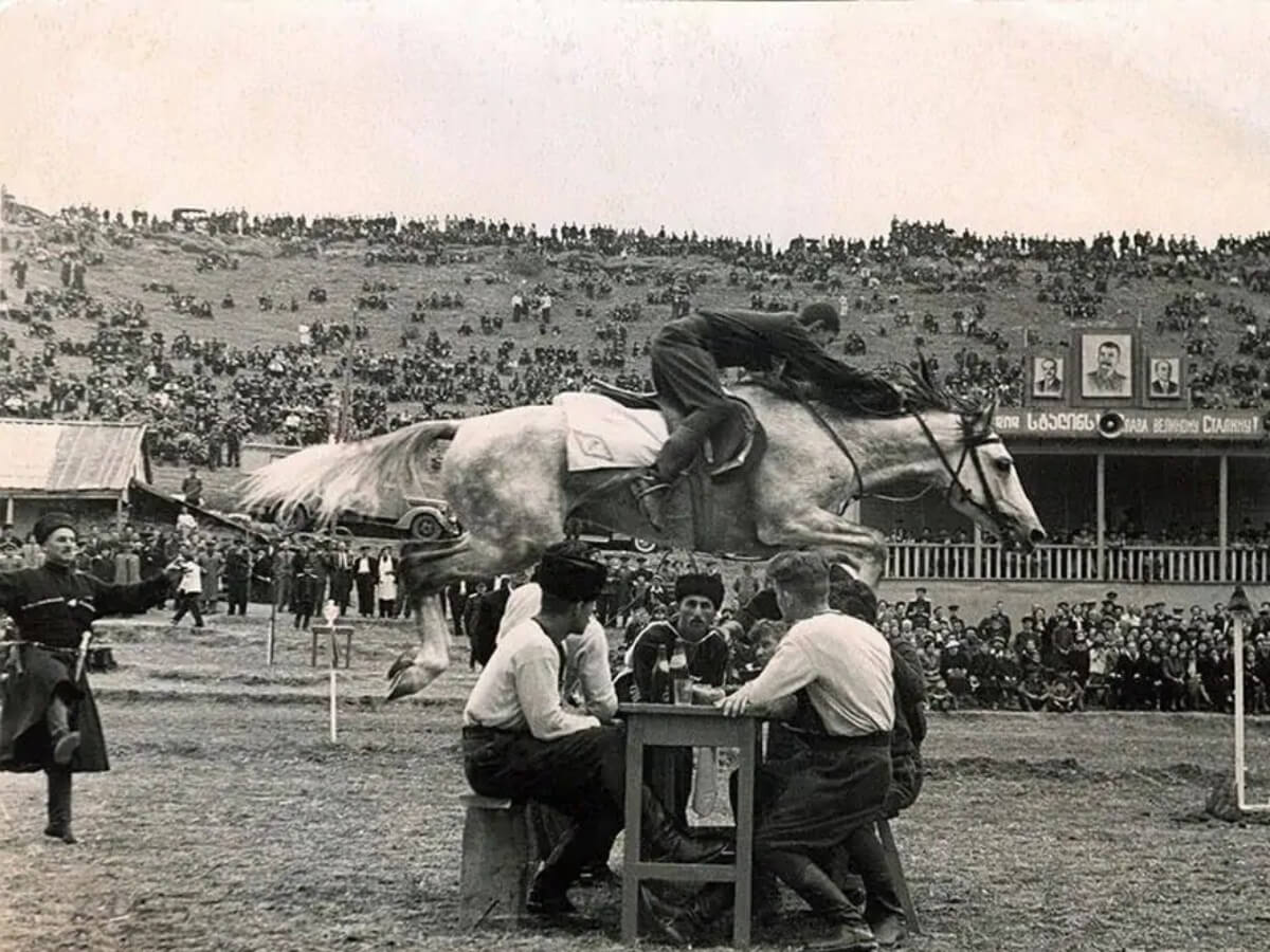 ძველი იპოდრომის ქრონიკები – რა ბედი ელის ბეტონის შენობებით გარშემორტყმულ ტერიტორიას