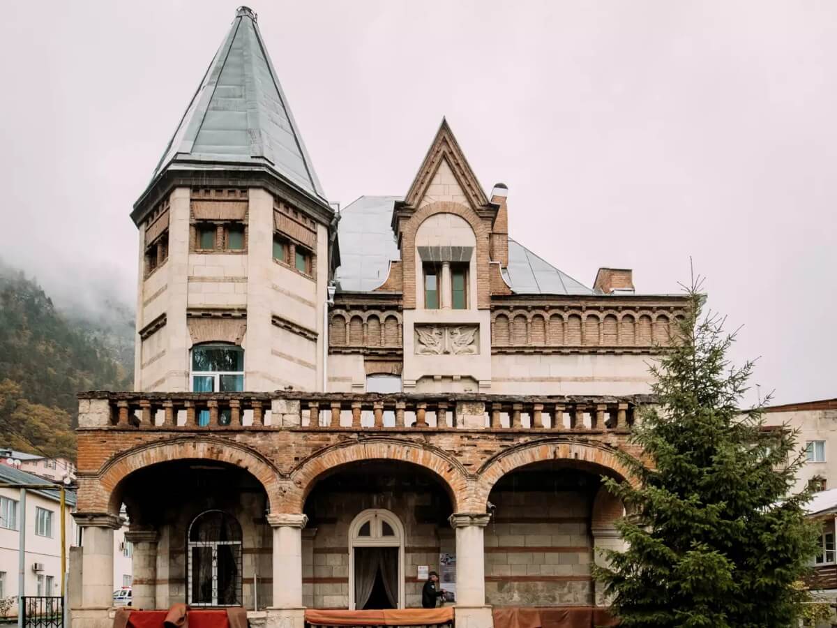 სიმწვანეში ჩაკარგული ქალაქის არქიტექტურა – შეინარჩუნებს თუ არა ბორჯომი ავთენტურ იერსახეს