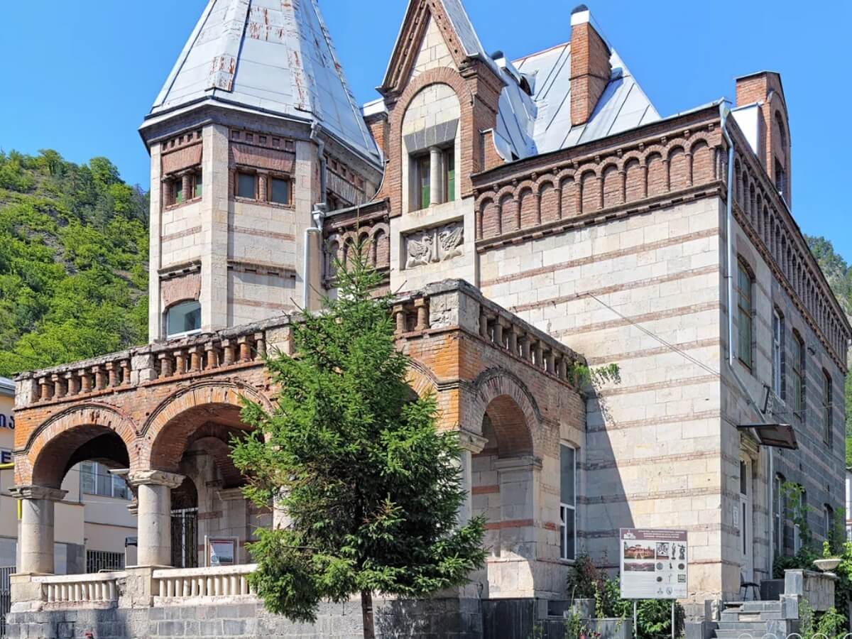 სიმწვანეში ჩაკარგული ქალაქის არქიტექტურა – შეინარჩუნებს თუ არა ბორჯომი ავთენტურ იერსახეს