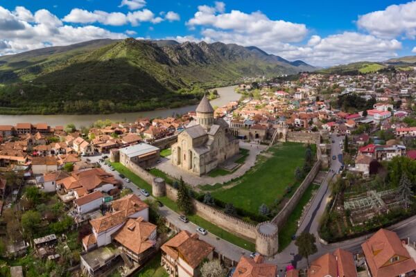 თბილისის შემოგარენში არსებული კომპლექსები – რას გვთავაზობენ დეველოპერული კომპანიები