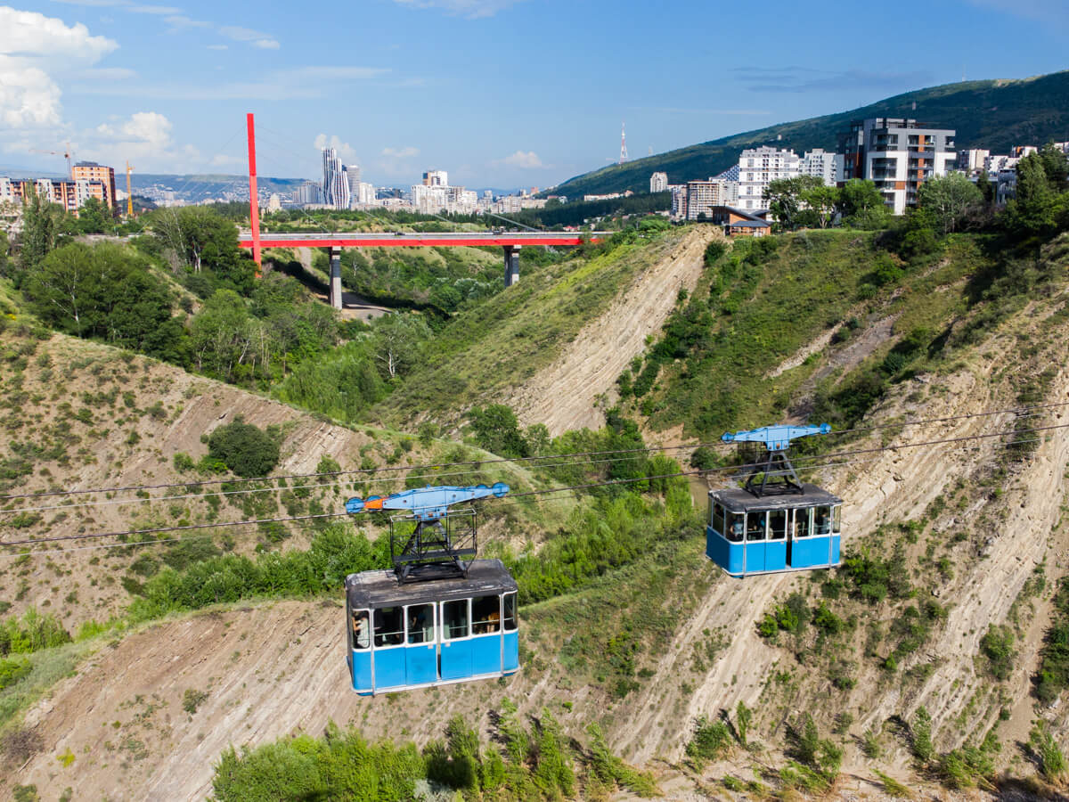 ტრანსპორტის სახეობა, რომლის წყალობითაც თბილისთან სიახლოვეს უფრო მეტად შეიგრძნობ