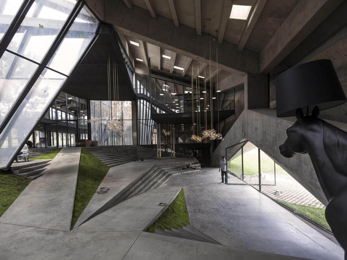 განადგურებული მწვანე საფარი და მწვანე ელემენტები შენობების ფასადებზე – რა ხრიკებს მიმართავენ დეველოპერები