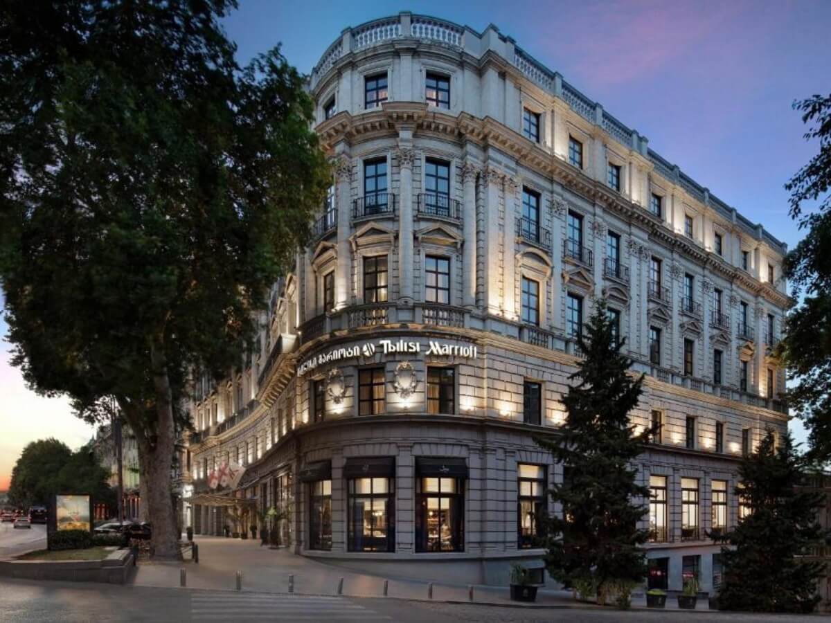 7 ყველაზე ძვირადღირებული სასტუმრო თბილისში, რომელთა ღირებულებაც 12-დან 18 მლნ-მდე დოლარს შეადგენს