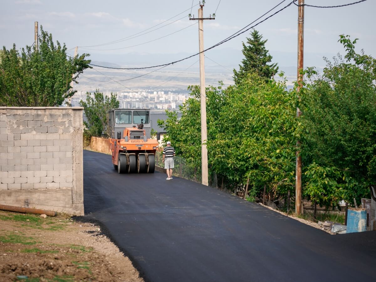 მთაწმინდის რაიონში ინფრასტრუქტურული პროექტები მიმდინარეობს – შინდისში საგზაო ინფრასტრუქტურა მოწესრიგდა