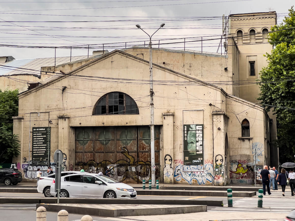 ფუნქციადაკარგული კინოსტუდია რენოვაციის მოლოდინში