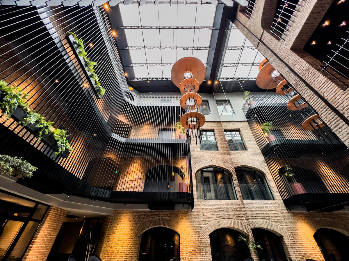 5-ვარსკვლავიანი სასტუმრო ისტორიული „ქარვასლის“ ადგილას