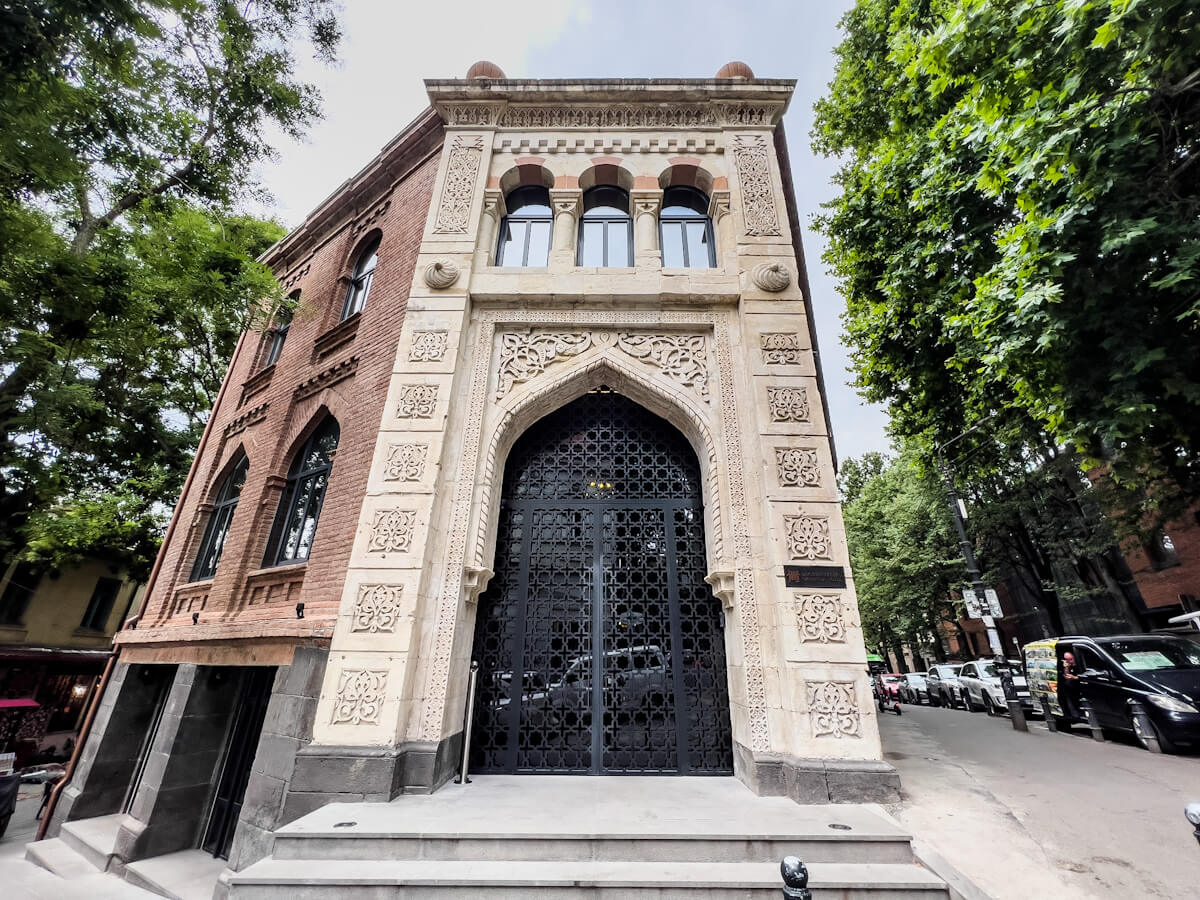 5-ვარსკვლავიანი სასტუმრო ისტორიული „ქარვასლის“ ადგილას