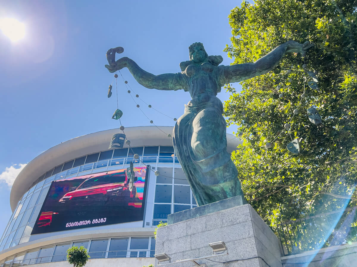 ფილარმონია – თბილისის სავიზიტო ბარათი და მასზე მასშტაბური “ივენთჰოლის” მშენებლობა საბურთალოზე