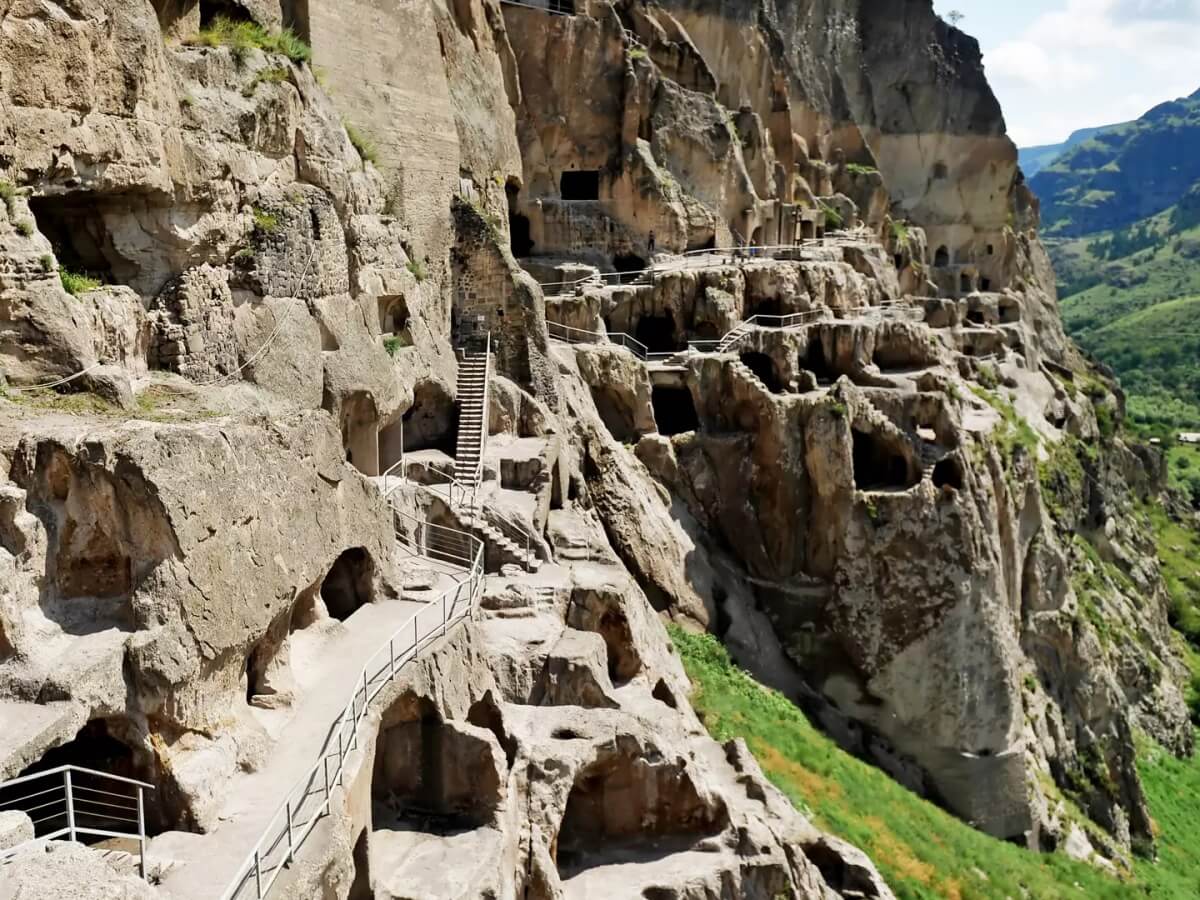 ალავერდის სამონასტრო კომპლექსში სტიქიის შედეგების აღმოფხვრა გრძელდება