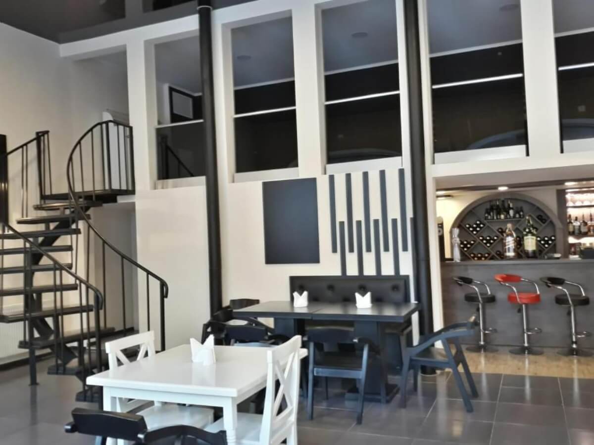 რა ღირს დასვენება ზღვისა და მთის კურორტებზე ყველაზე ძვირადღირებულ და ბიუჯეტურ სასტუმროებში