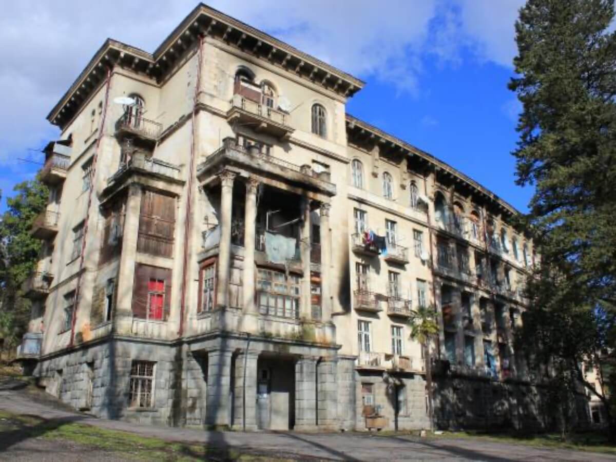 ერთ დროს დიდებული და ხალხმრავალი წყალტუბოს სანატორიუმები ახალი სიცოცხლის მოლოდინში