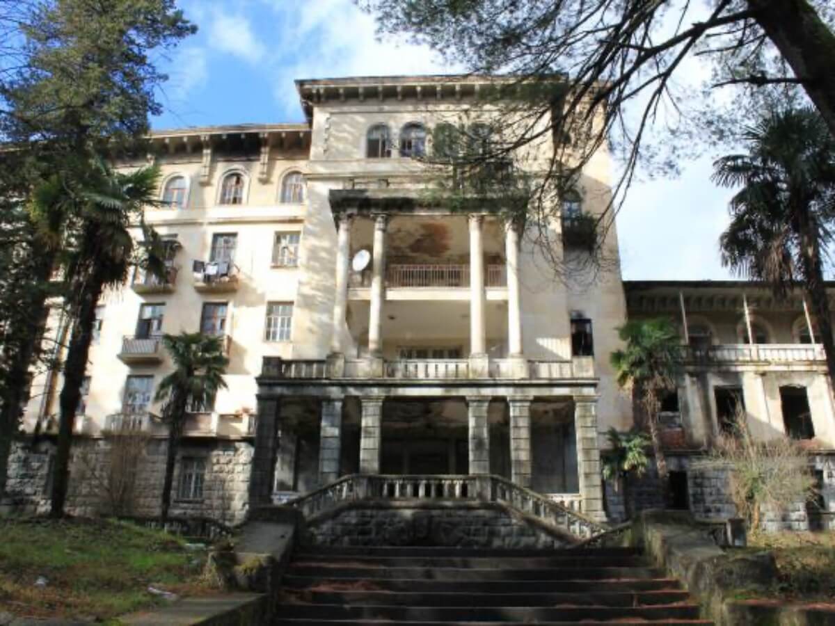 ერთ დროს დიდებული და ხალხმრავალი წყალტუბოს სანატორიუმები ახალი სიცოცხლის მოლოდინში