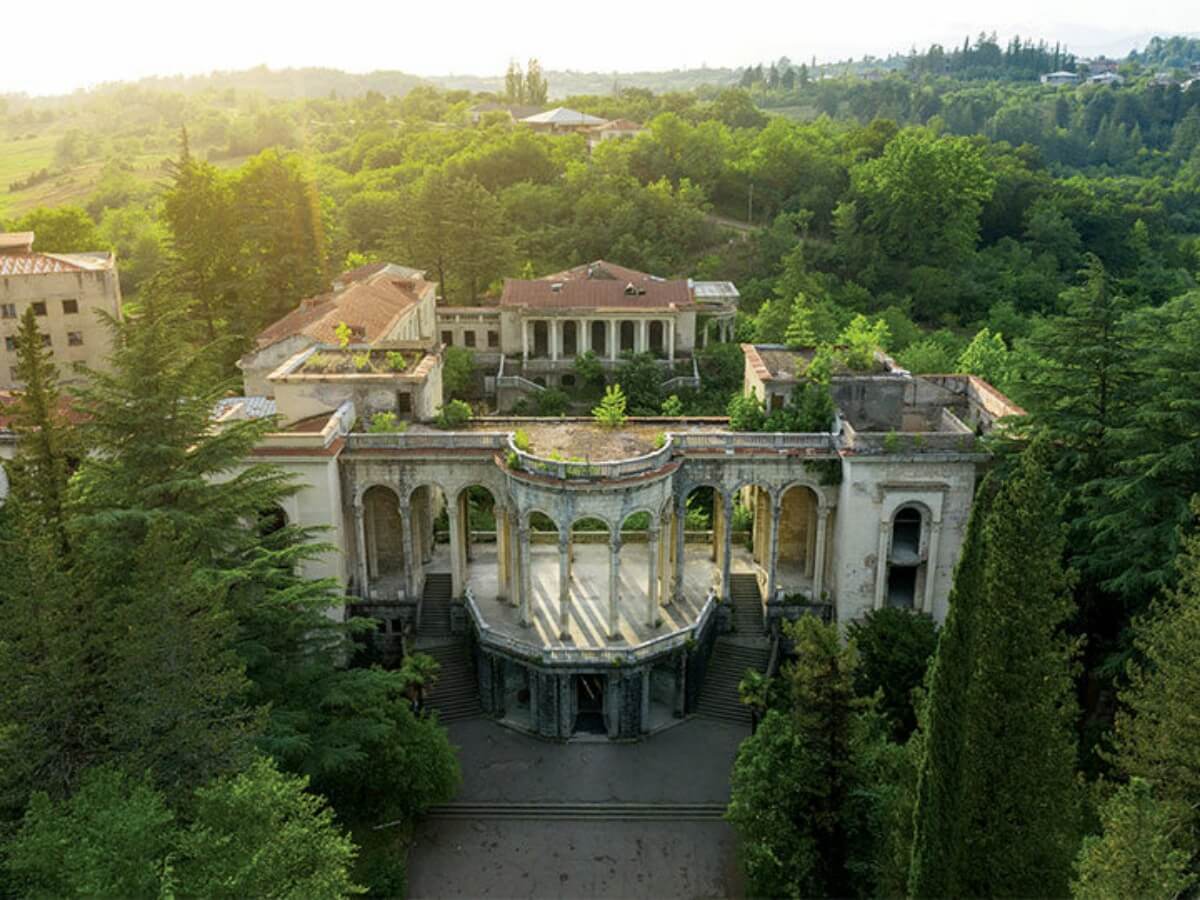 ერთ დროს დიდებული და ხალხმრავალი წყალტუბოს სანატორიუმები ახალი სიცოცხლის მოლოდინში