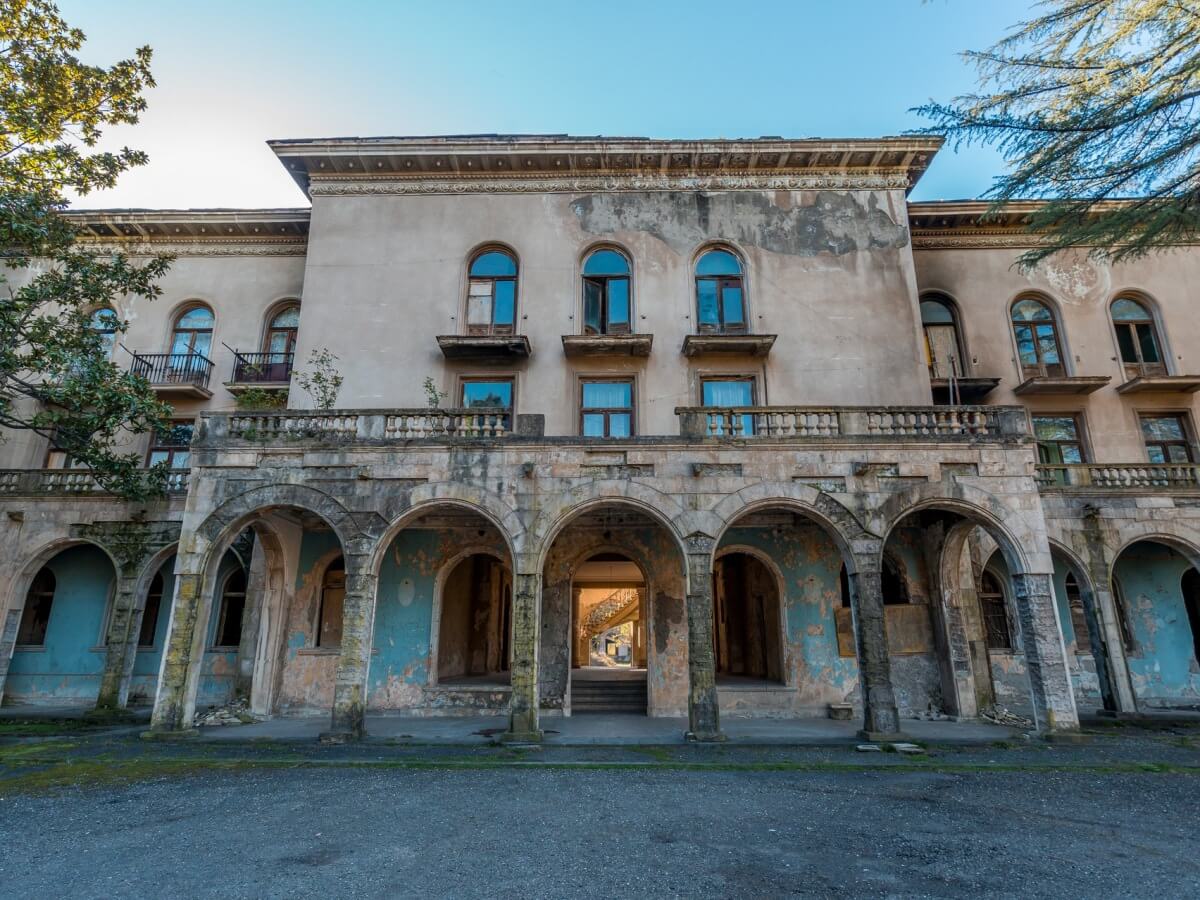 ერთ დროს დიდებული და ხალხმრავალი წყალტუბოს სანატორიუმები ახალი სიცოცხლის მოლოდინში